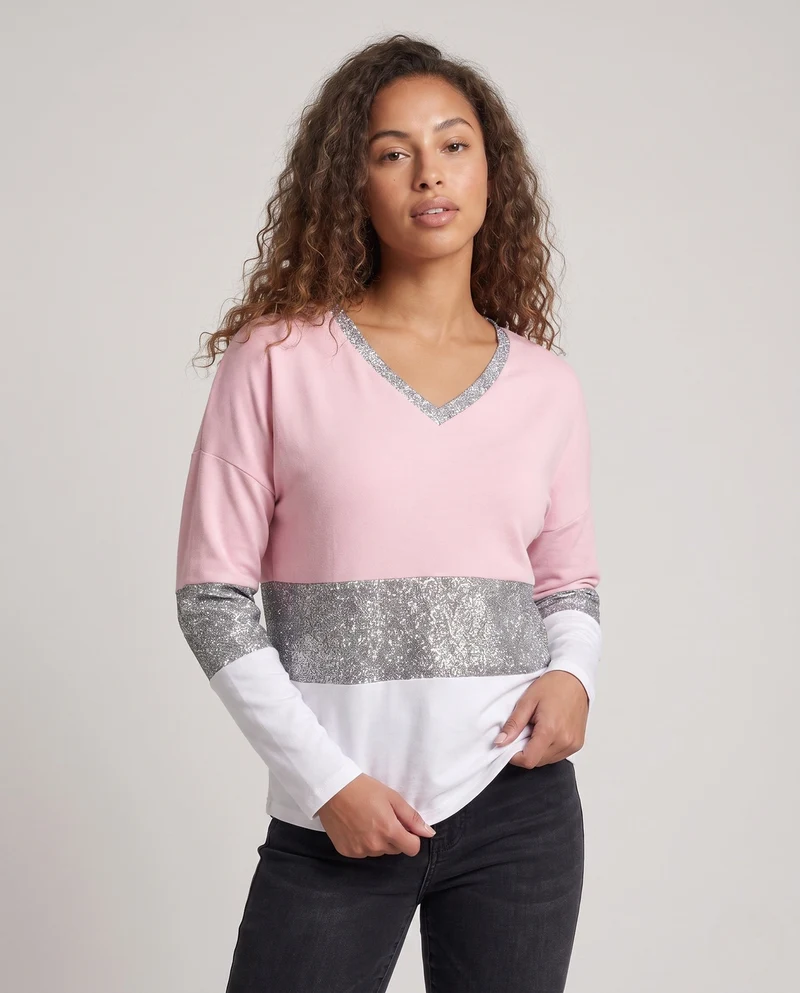 Damen Langarmshirt mit V-Ausschnitt, dekorativen Riemen und Herzdruck Nord Taschen