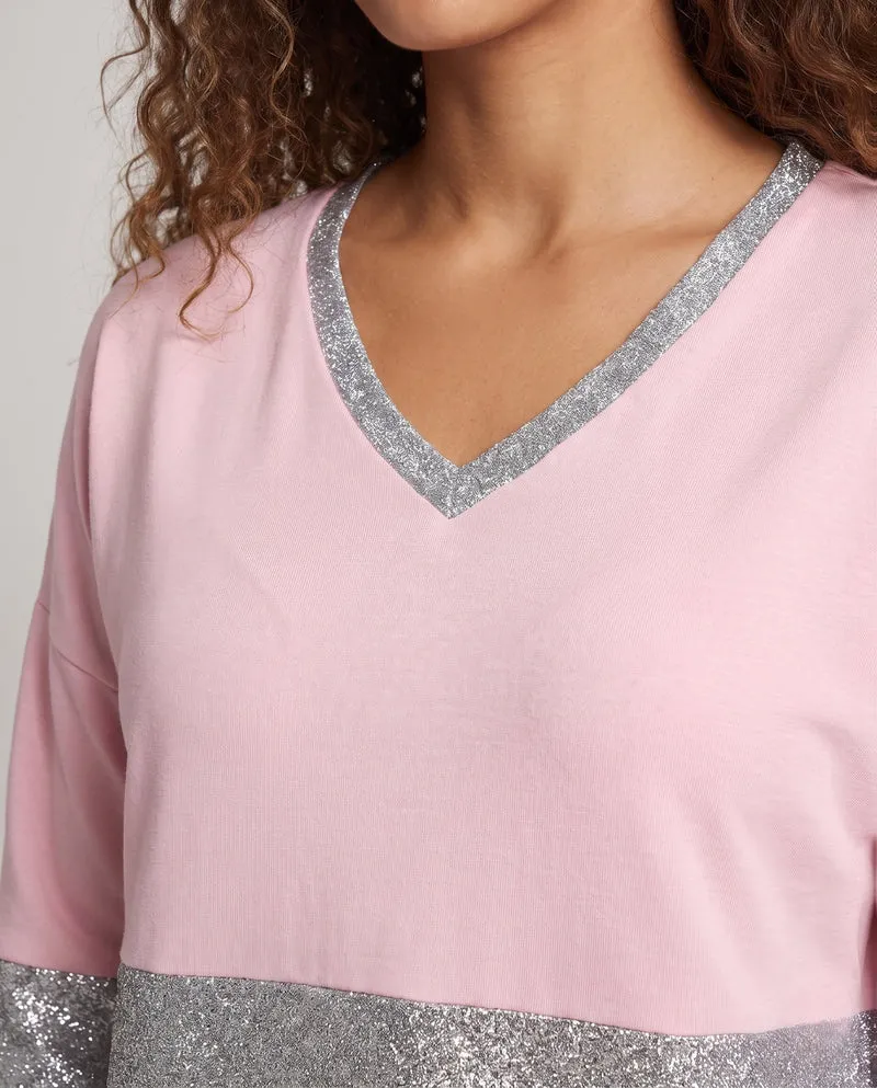 Damen Langarmshirt mit V-Ausschnitt, dekorativen Riemen und Herzdruck Nord Taschen