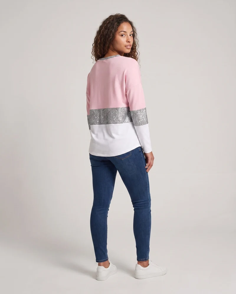 Damen Langarmshirt mit V-Ausschnitt, dekorativen Riemen und Herzdruck Nord Taschen