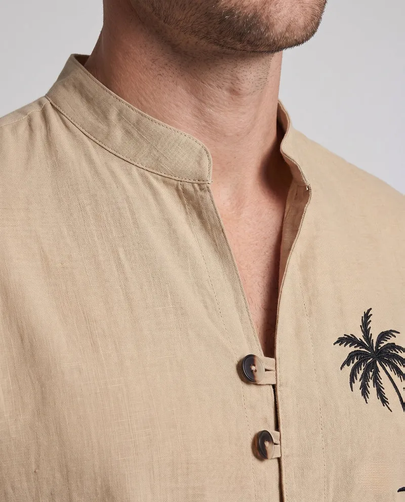 Herren Leinenlook Mandarin Hemd mit Holzknopfverschluss und Palmstickerei Nord Taschen