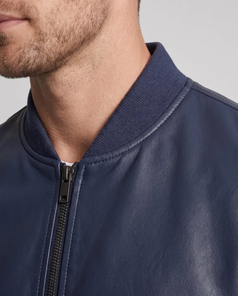 Herren Glattes Kunstleder Bomberjacke mit Minimalistischem Stehkragen und Rippbündchen Nord Taschen