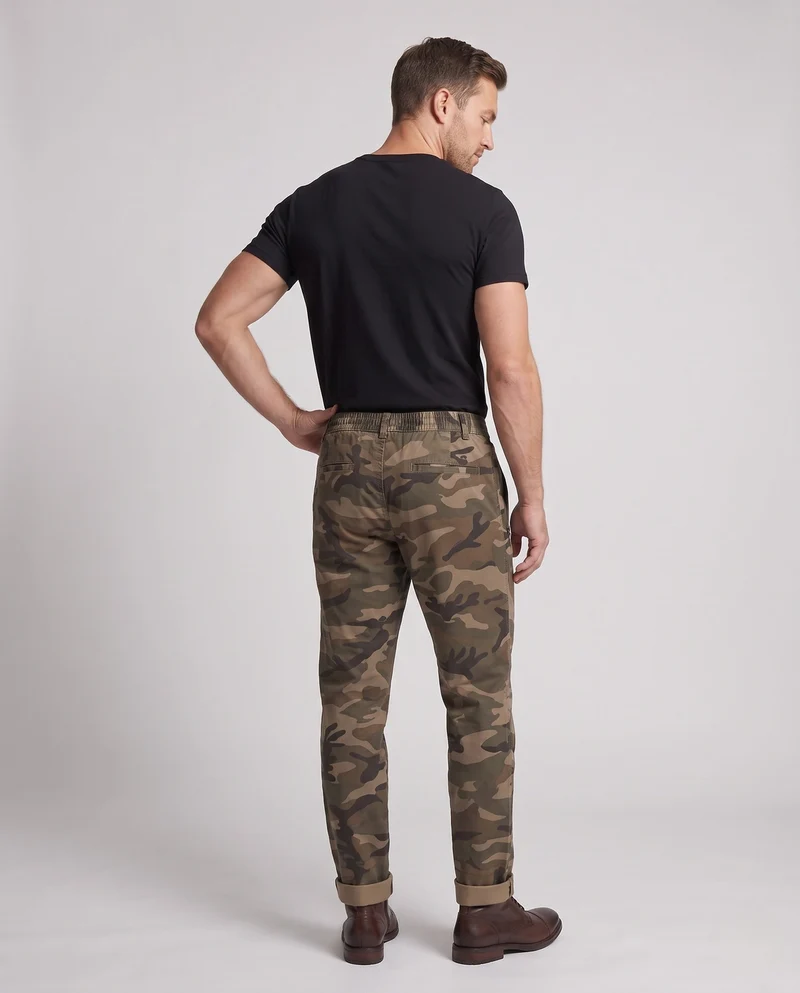 Herren Modern Twill Jogger mit tapered Bein, Reißverschlusstaschen und elastischem Bund Nord Taschen