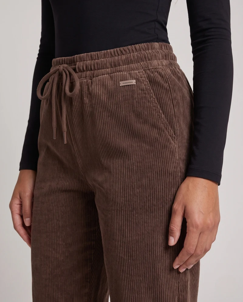 Frauen Bequeme und Stilvolle Fleece-Hose Nord Taschen