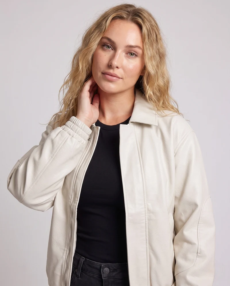 Damen Modische Kunstlederjacke mit lässigem Schnitt Nord Taschen