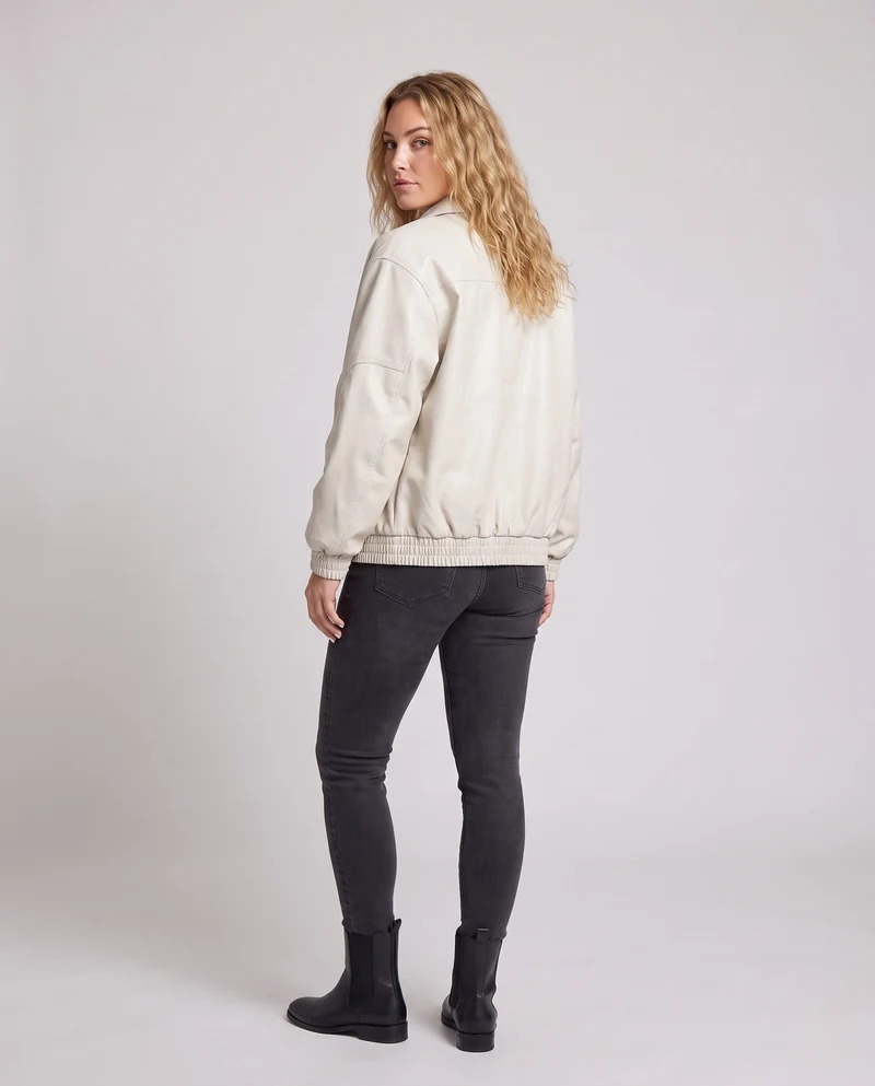 Damen Modische Kunstlederjacke mit lässigem Schnitt Nord Taschen