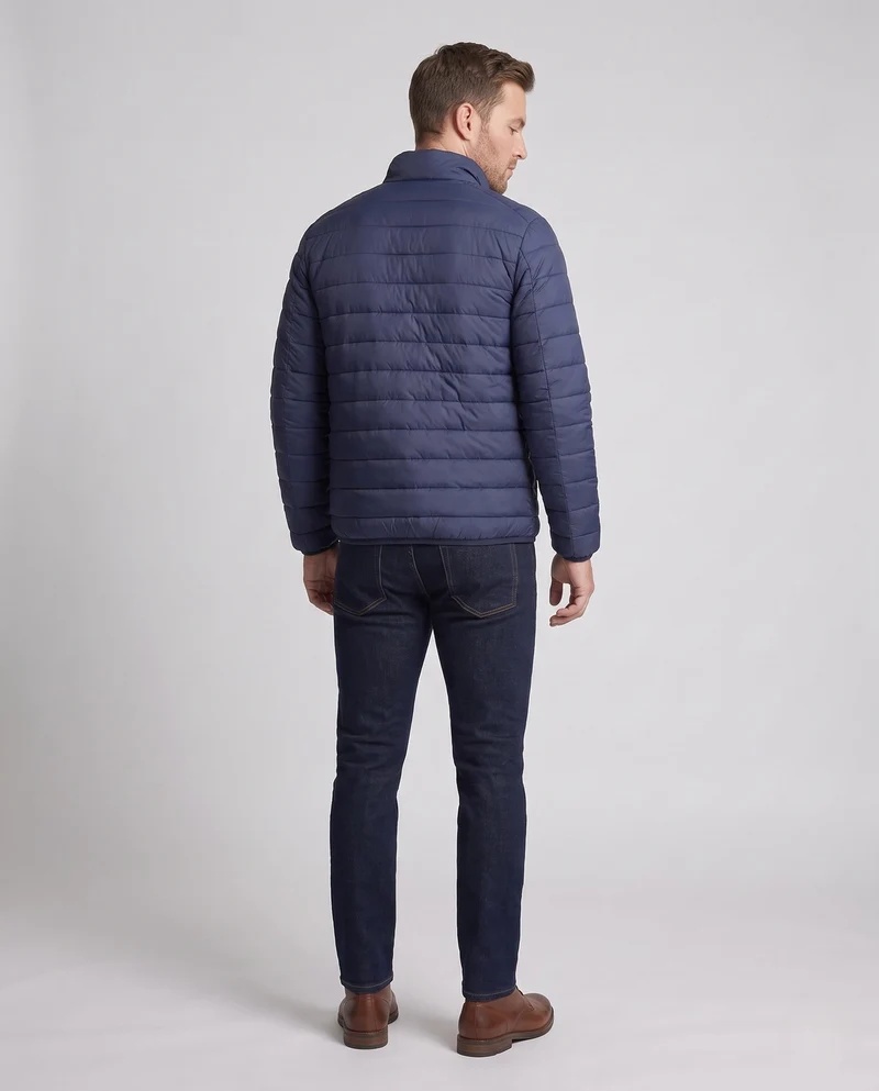 Herren kompakte verpackbare gesteppte Übergangsjacke mit Stehkragen und thermischer Füllung Nord Taschen