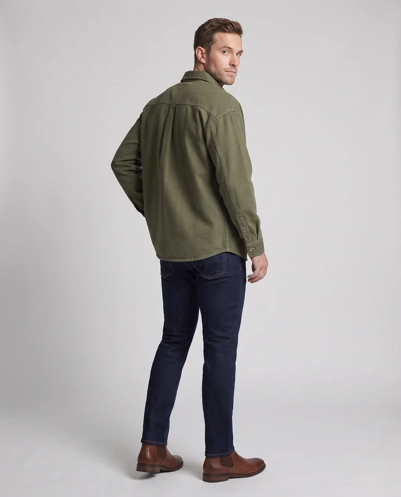 Unisex Übergröße Baumwollhemd mit Kentkragen, kastiger Silhouette & verlängertem Rückensaum
