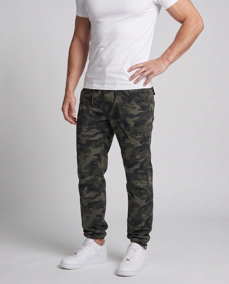 Herren Cargo-Hose mit Camouflage-Muster, verstärkten Taschen und verstellbaren Beinabschlüssen Nord Taschen