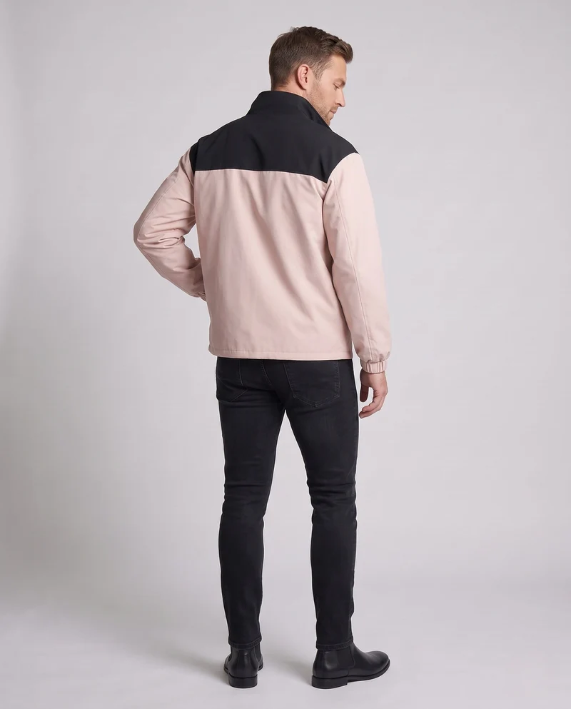 Leichte wasserabweisende Windjacke für Herren mit Farbblock-Einsätzen, Stehkragen und Kordelzugsaum Nord Taschen