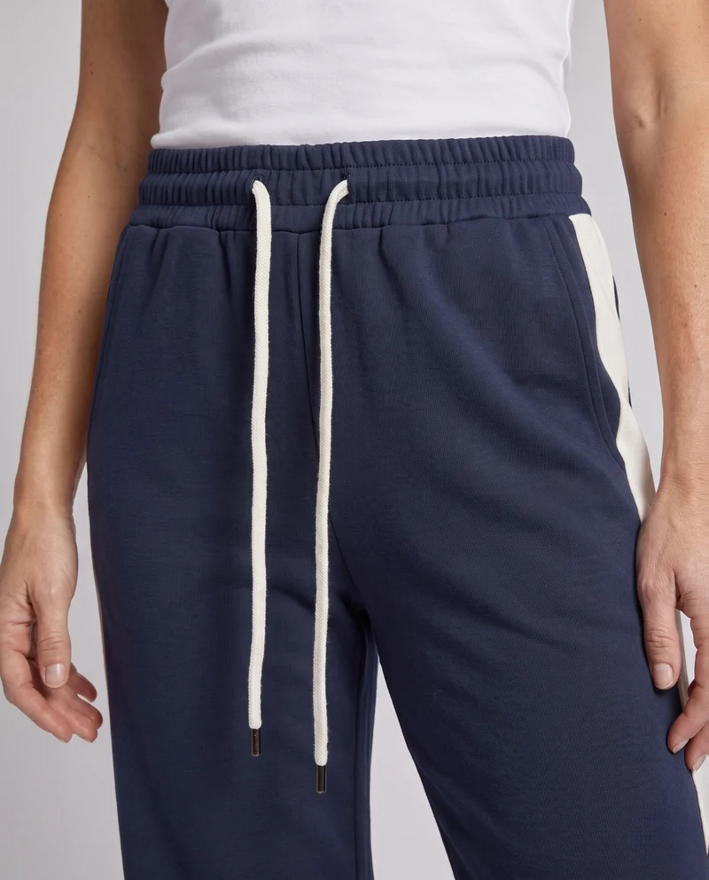 Damen Comfort Fleece Jogginghose mit seitlichem Kontraststreifen und elastischem Bund Nord Taschen