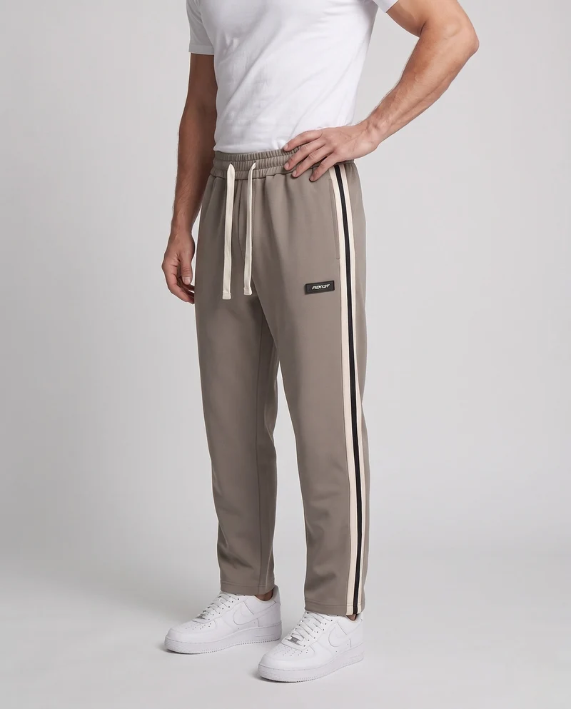 Herren Sportliche Jogginghose mit seitlichen Kontraststreifen Nord Taschen