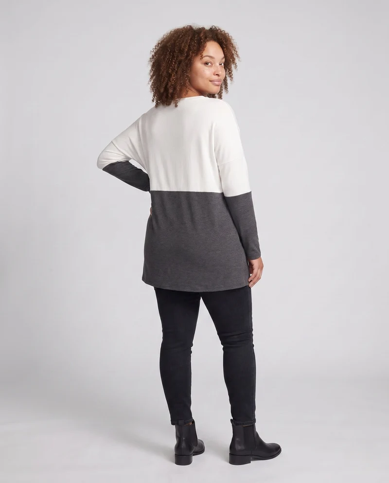 Damen Oversized-Tunika Kleid mit wärmendem Stricklook, Farbblock und Comic-Print Nord Taschen
