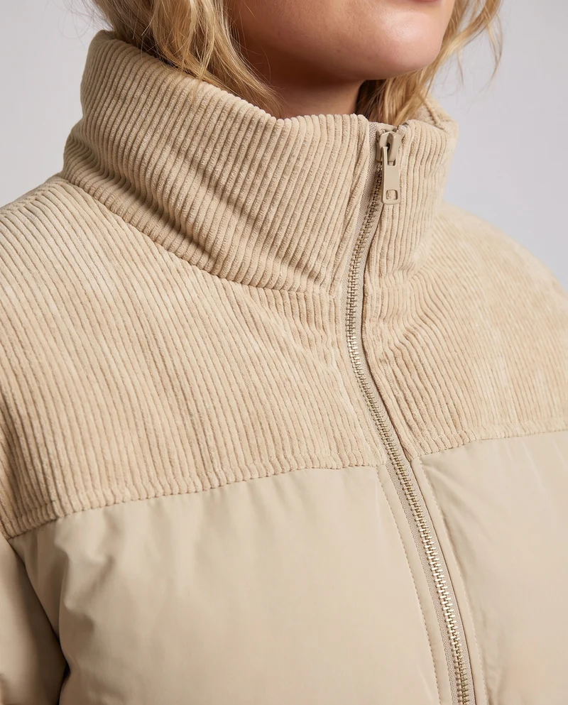 Damen Modische Daunenjacke mit hohem Kragen Nord Taschen