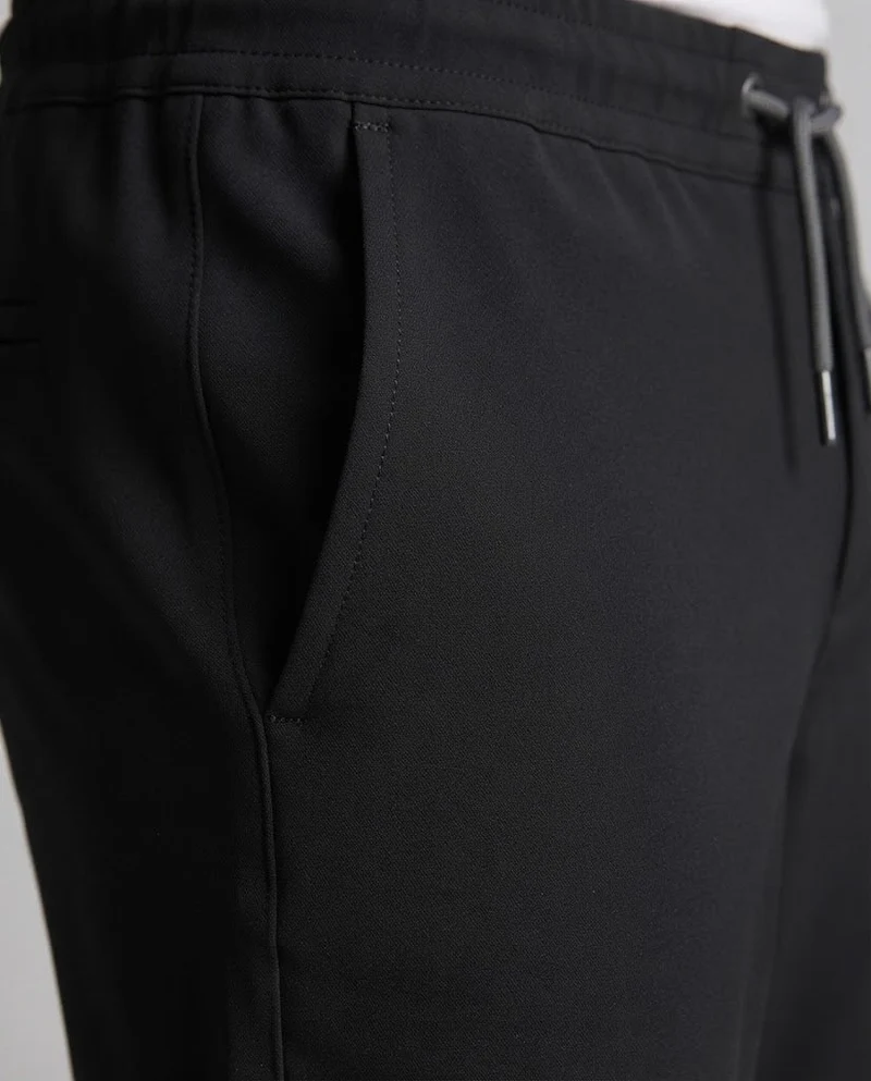Männliche sportliche Freizeitpants mit Bündchen Nord Taschen