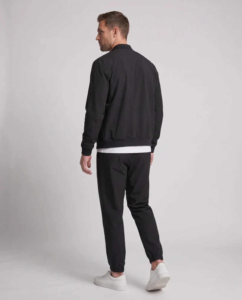 Männliche sportliche Freizeitpants mit Bündchen Nord Taschen
