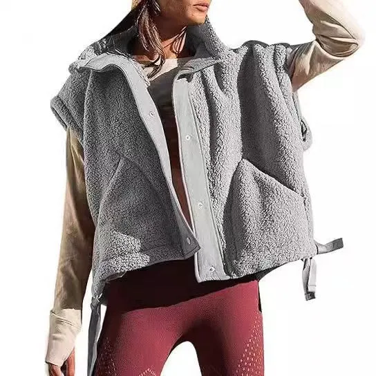 Damen Oversized Teddyweste mit Stehkragen, Druckknopfverschluss und Tunnelzug Nord Taschen