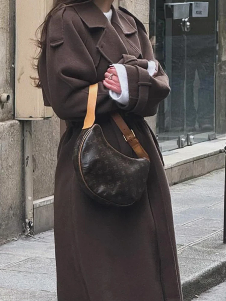 Damen Oversize Wollmantel mit breitem Reverskragen und Taillengürtel Nord Taschen