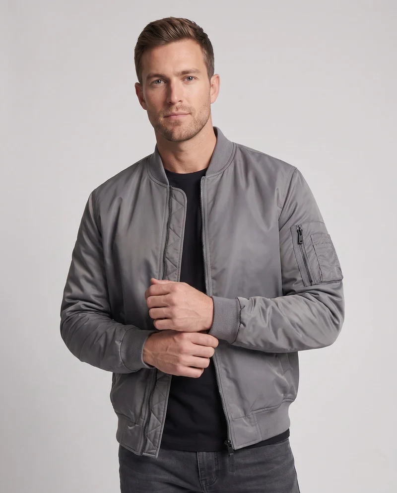 Herren Isolierte MA-1 Bomberjacke im Utility-Look mit Armtasche und Rippbund Nord Taschen