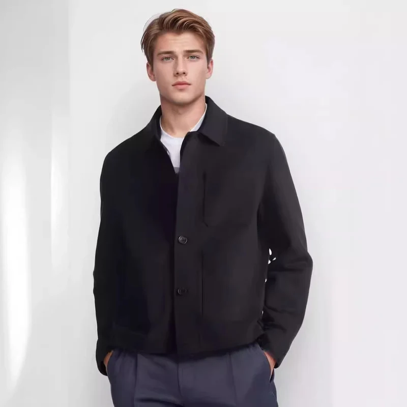 Herren Kurz‑Chorecoat mit Hemdkragen, aufgesetzten Taschen und minimalistischer Knopfleiste Nord Taschen