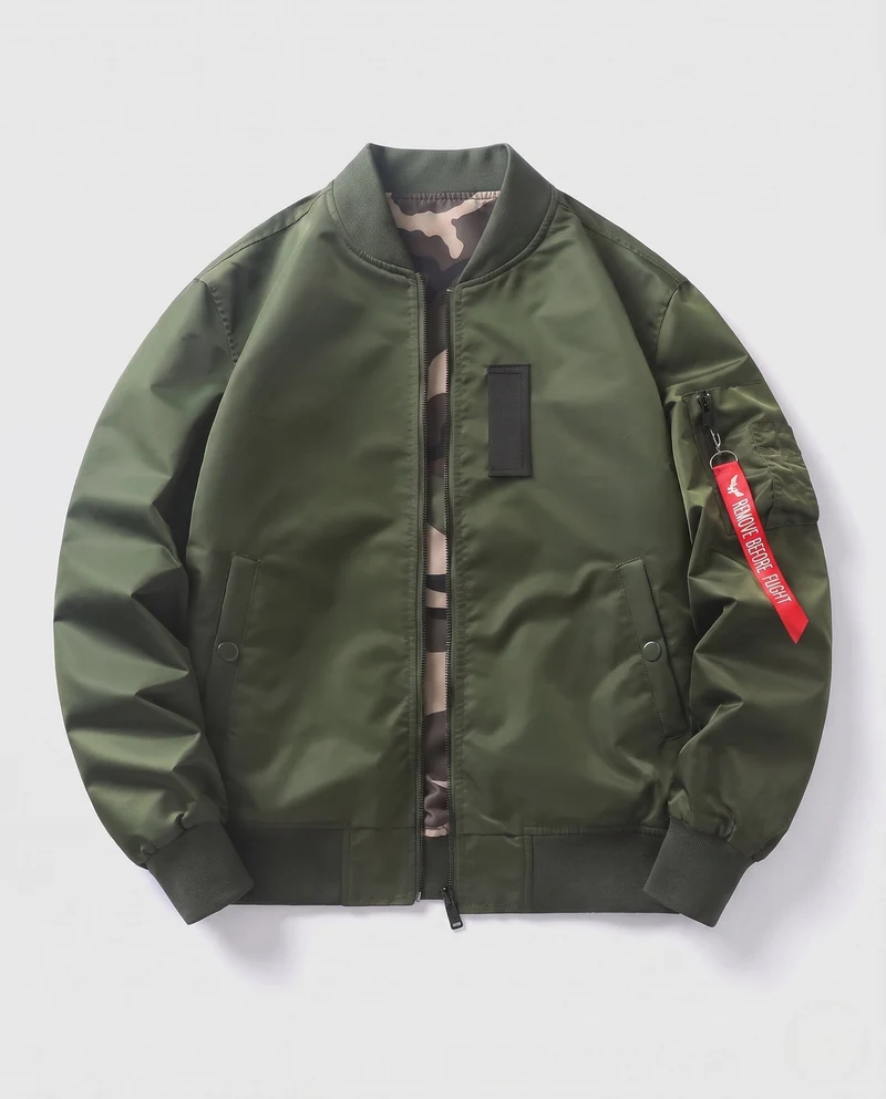 Herren gepolsterte Bomberjacke mit Camouflage-Futter und Aviator-Stil Armtasche Nord Taschen
