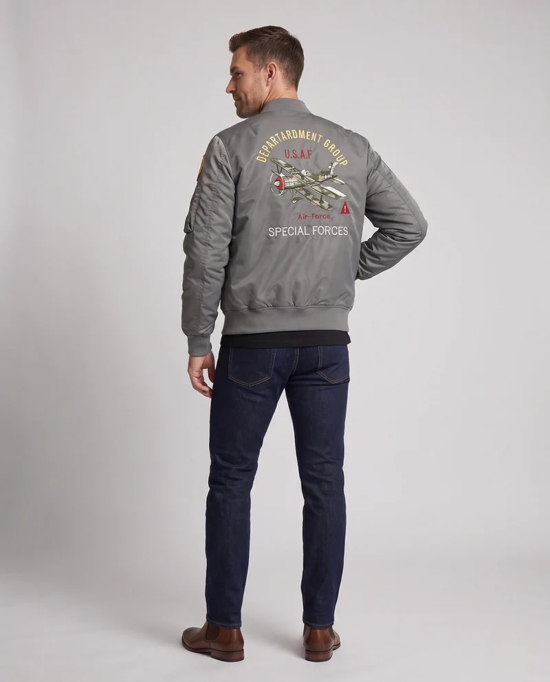 Herren gepolsterte Bomberjacke im Pilotenstil mit bestickten Patches und Armtasche Nord Taschen