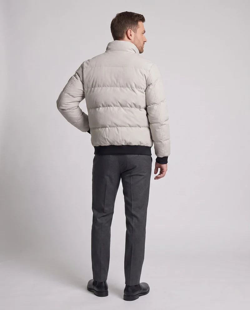Männer Kurzparka Stil Pufferjacke mit winddichter Außenschicht und gerippten Bündchen Nord Taschen