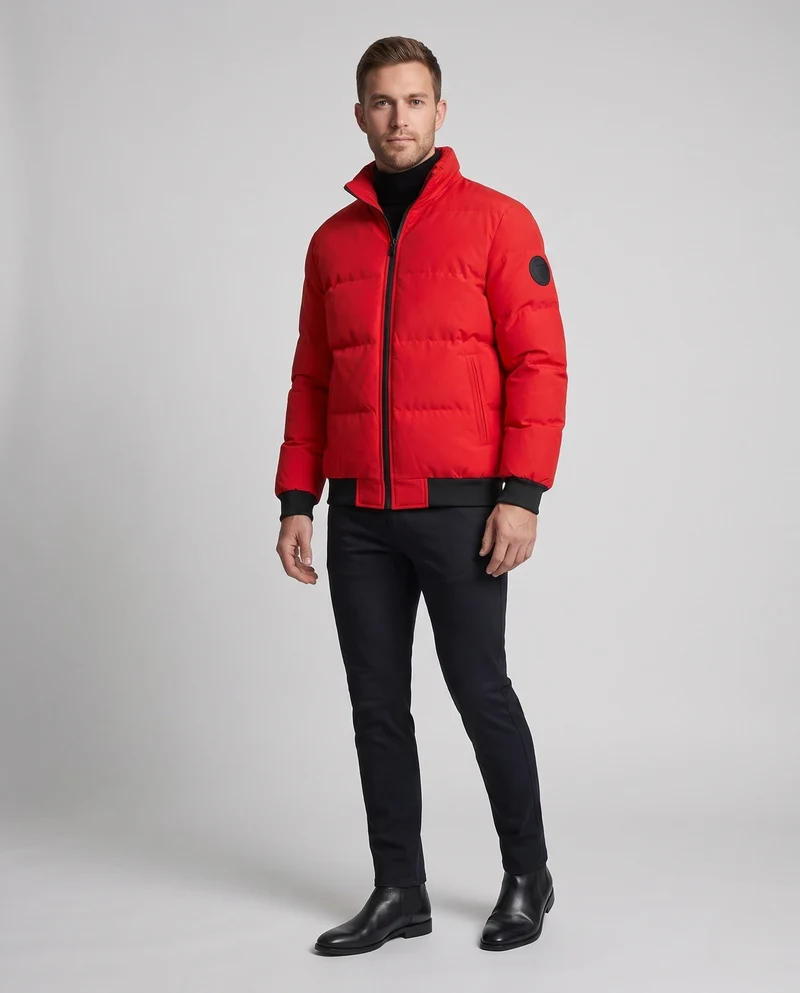 Herren kurze gepolsterte Steppjacke mit hohem Stehkragen, gerippten Bündchen und Ärmelpatch Nord Taschen