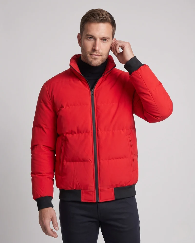 Herren kurze gepolsterte Steppjacke mit hohem Stehkragen, gerippten Bündchen und Ärmelpatch Nord Taschen