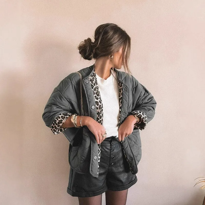 Damen Wattierte Kurzjacke im Boxy‑Schnitt mit Stehkragen und Pattentaschen Nord Taschen