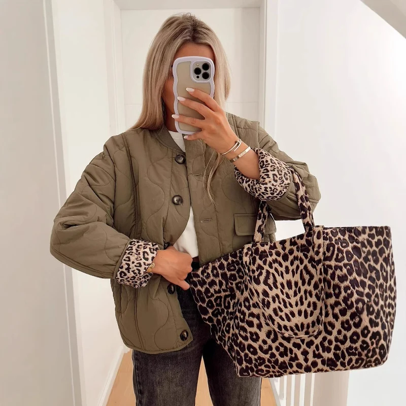 Damen Wattierte Kurzjacke im Boxy‑Schnitt mit Stehkragen und Pattentaschen Nord Taschen