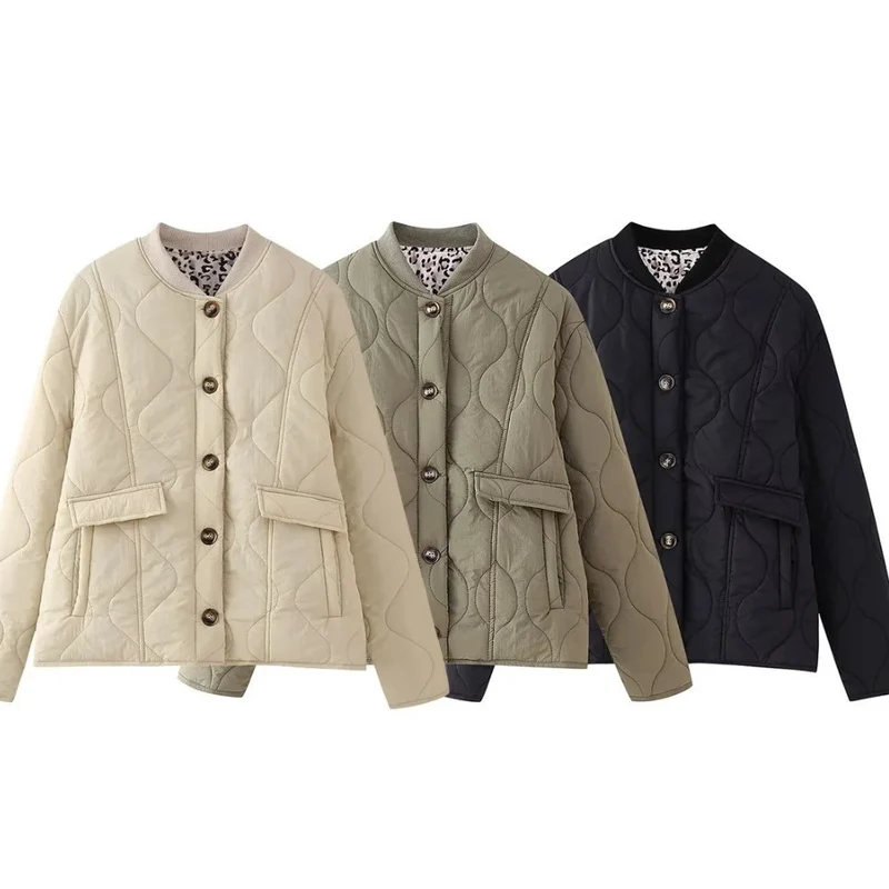 Damen Wattierte Kurzjacke im Boxy‑Schnitt mit Stehkragen und Pattentaschen Nord Taschen