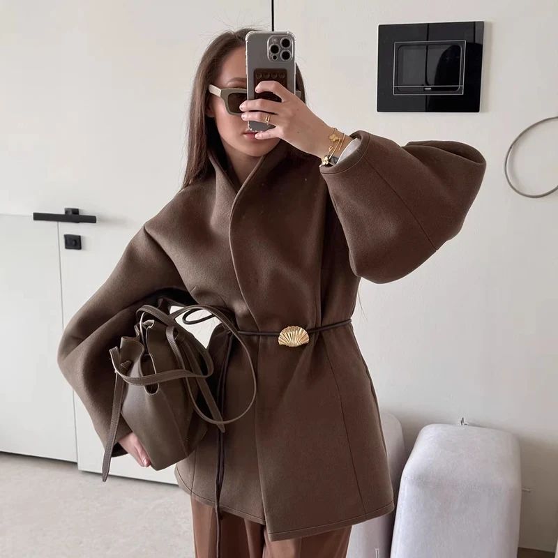 Damen Taillierter Wickelmortelmantel mit schmalem Ledergürtel und Muschelschnalle Nord Taschen