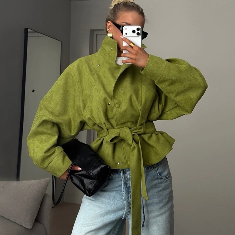 Damen Taillierte Kurzjacke in Velourslederoptik mit weitem Ärmel und Bindegürtel Nord Taschen