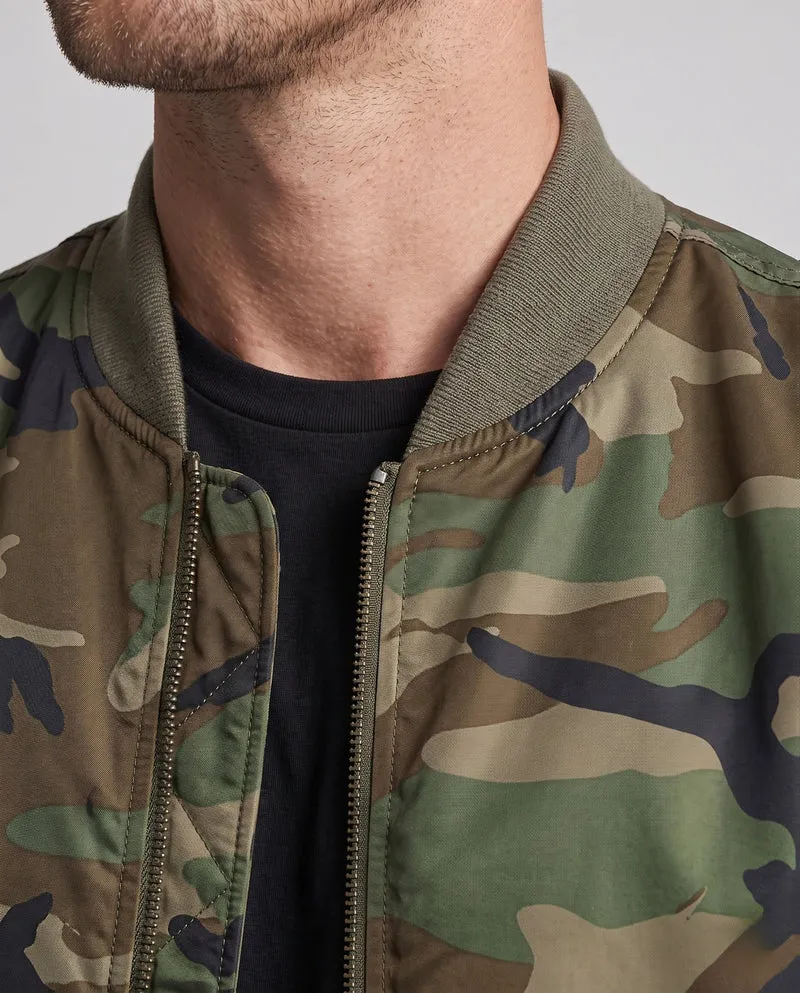 Herren Camouflage-Bomberjacke im Pilotenstil mit Armtasche und gerippten Bündchen Nord Taschen