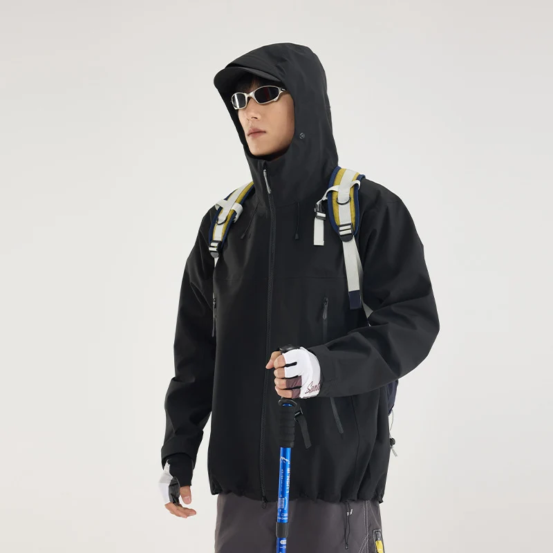 Damen Leichte technische Regenjacke im Oversize-Utility-Schnitt mit verstellbarer Kapuze Nord Taschen