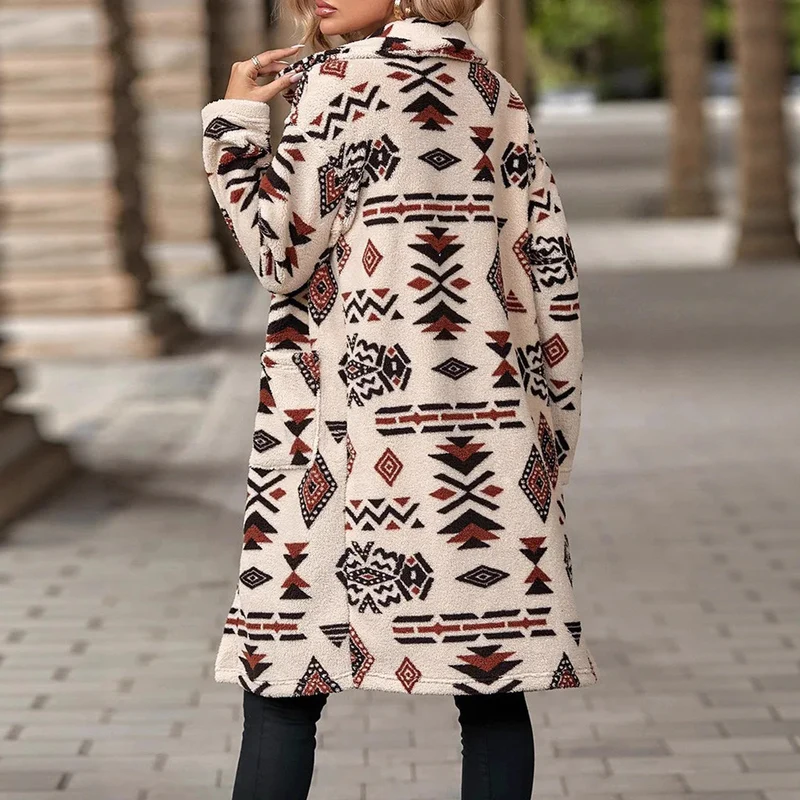 Damen Teddy-Mantel mit Aztekenmuster, Knopfleiste und aufgesetzten Taschen Nord Taschen