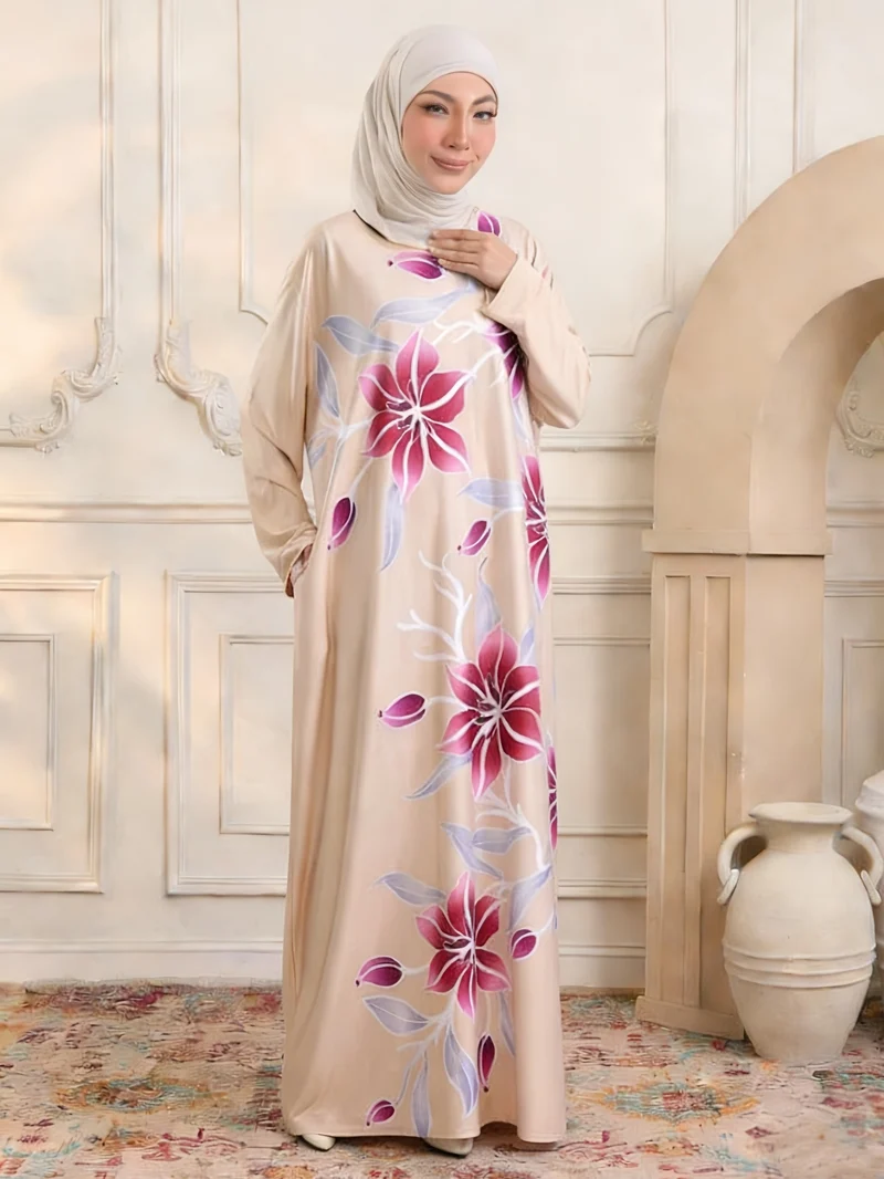 Damen Maxikleid im Kaftan-Stil mit handbemaltem Blumenprint Nord Taschen