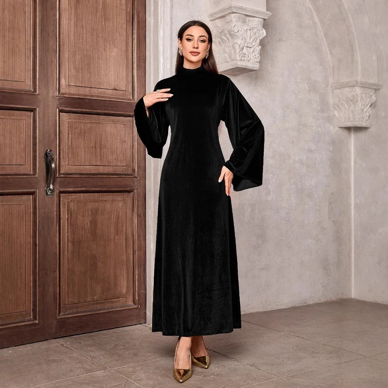 Damen Maxikleid aus Samt mit Stehkragen und Glockenärmeln Nord Taschen