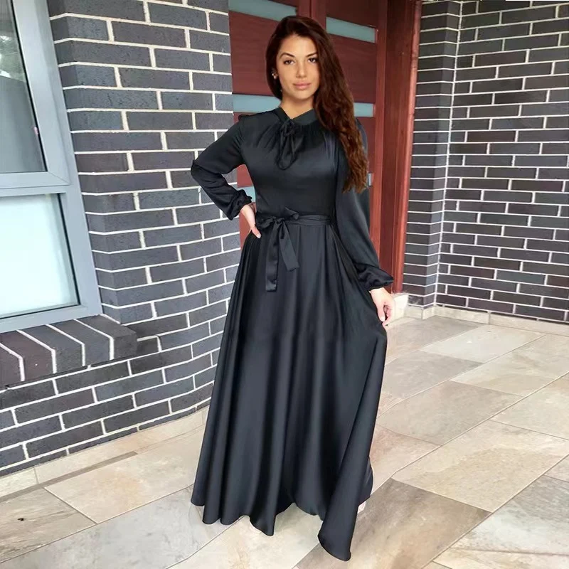 Damen Maxikleid aus fließendem Satin mit Stehkragen und Bindegürtel Nord Taschen
