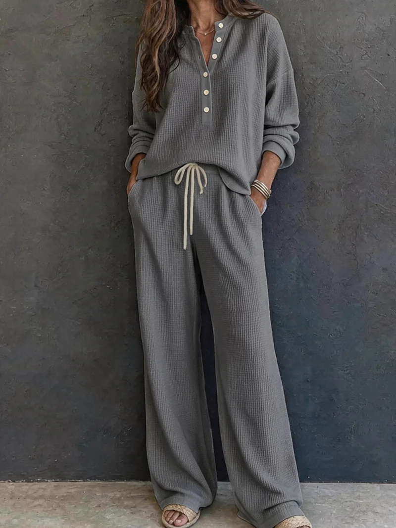Damen Waffelstrick-Loungewear-Set mit Henley-Oberteil und weiter Kordelbundhose Nord Taschen
