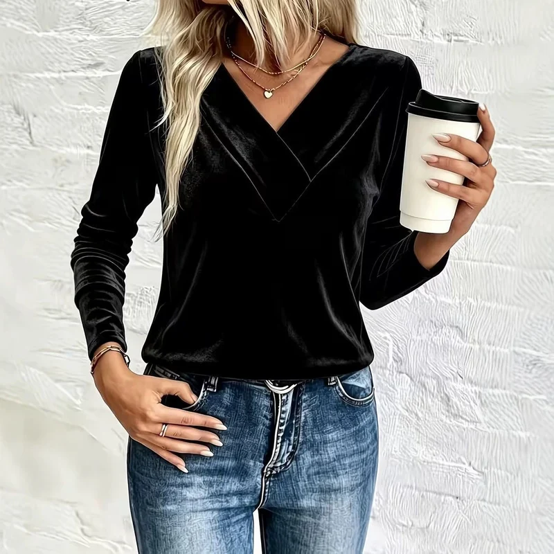 Damen Velours-Longsleeve mit überlappendem V-Ausschnitt und femininer Drapierung Nord Taschen