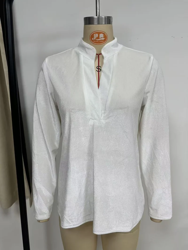 Damen Samtbluse mit Stehkragen, tiefem V-Ausschnitt und lockerem Langarm-Schnitt Nord Taschen