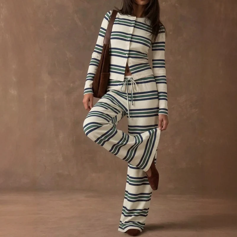 Damen Gestreiftes Strick-Lounge-Set mit tailliertem Knopfcardigan und weitem Palazzohose Nord Taschen