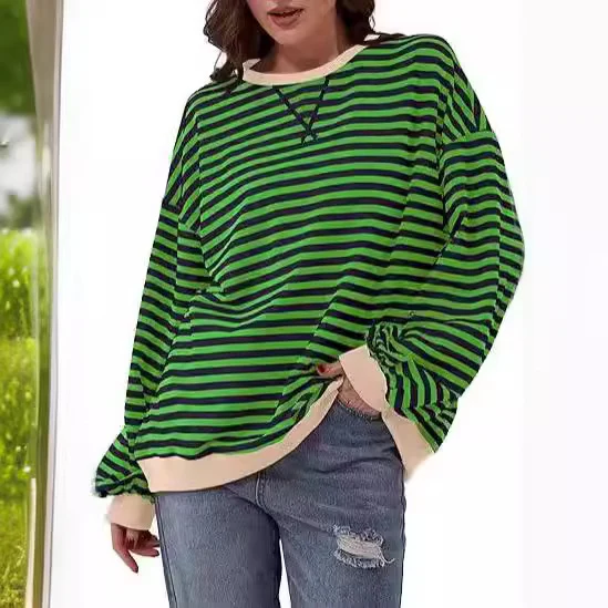 Damen Gestreifter Oversize Pullover mit Kontrastbündchen Nord Taschen