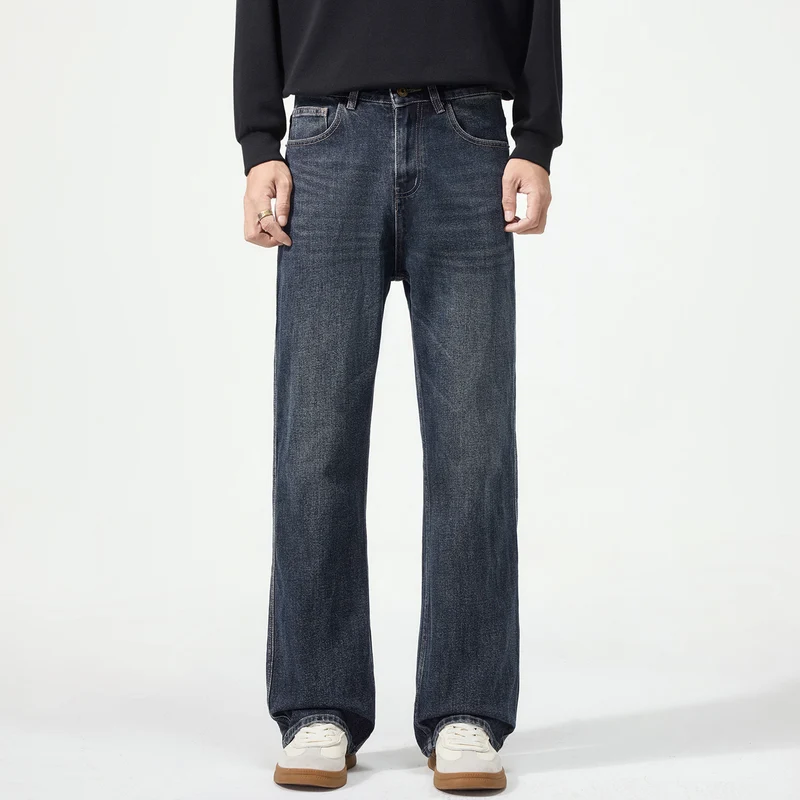 Herren Weitgeschnittene Denimjeans mit mittlerer Leibhöhe und Used-Optik Nord Taschen