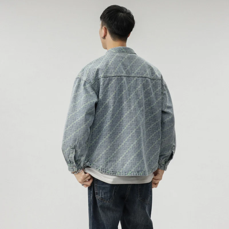 Herren Oversize Jeansjacke mit Allover‑Monogramm, Druckknopf‑Verschluss und aufgesetzten Brusttaschen Nord Taschen