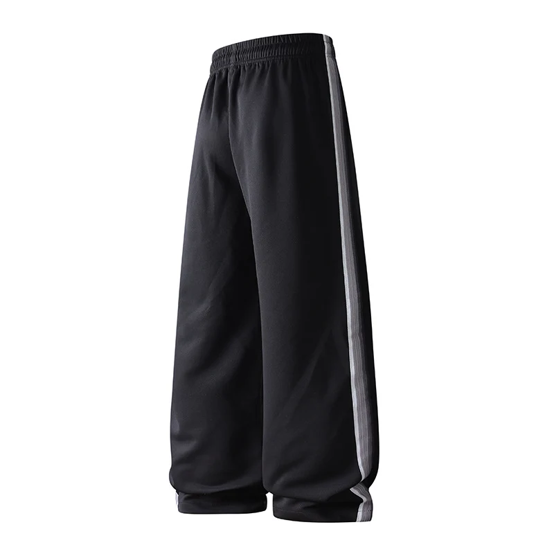Herren weite Baggy-Trainingshose mit Tunnelzugbund, elastischem Komfortbund und seitlichem Streifendetail Nord Taschen