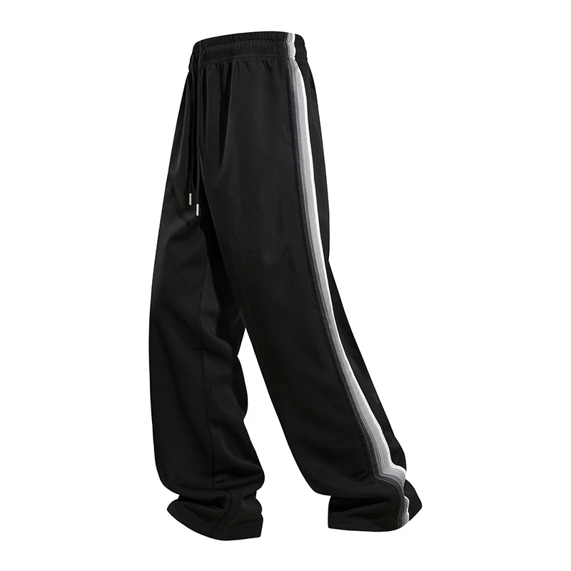 Herren weite Baggy-Trainingshose mit Tunnelzugbund, elastischem Komfortbund und seitlichem Streifendetail Nord Taschen