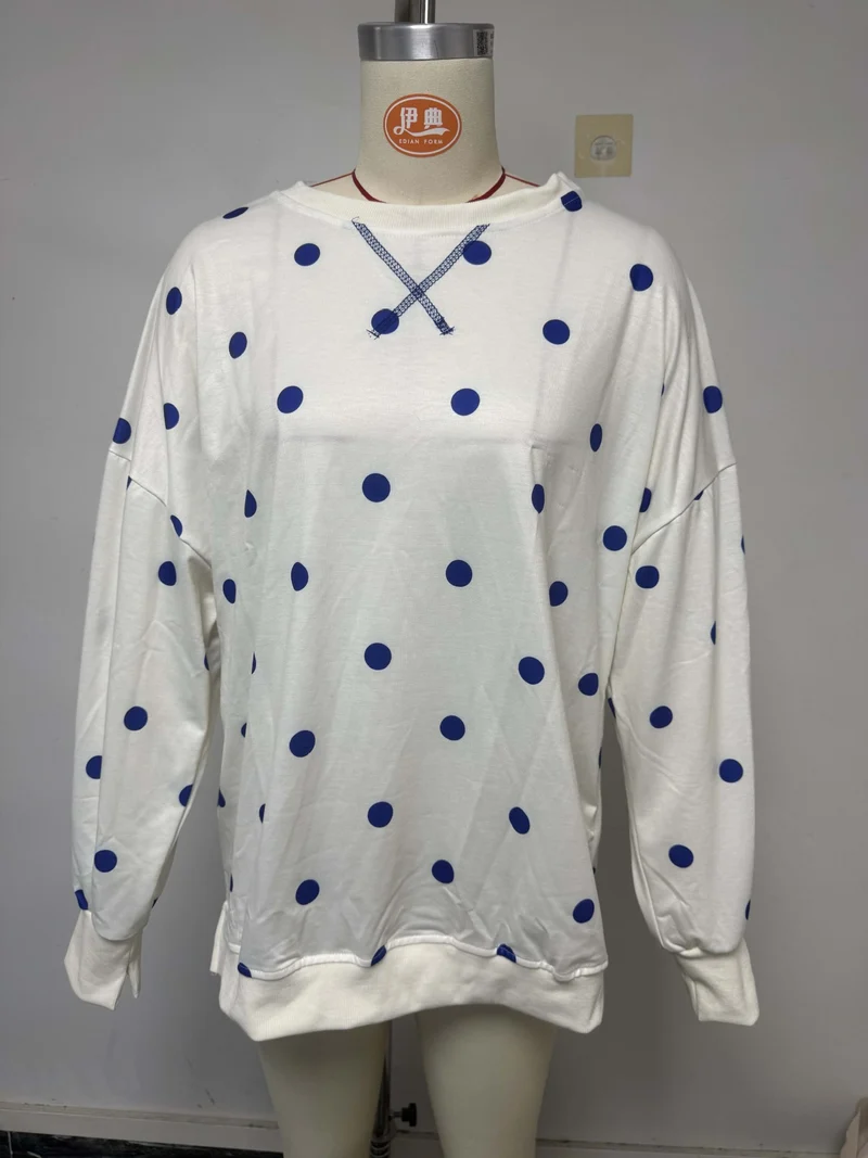 Damen Oversize-Sweatshirt mit Puffärmeln, Polka-Dots und Seitenschlitzen Nord Taschen