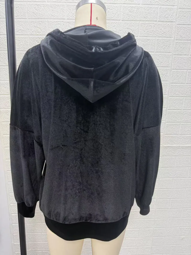 Damen Oversize Kapuzen-Samtjacke mit Knopfleiste und aufgesetzten Taschen Nord Taschen